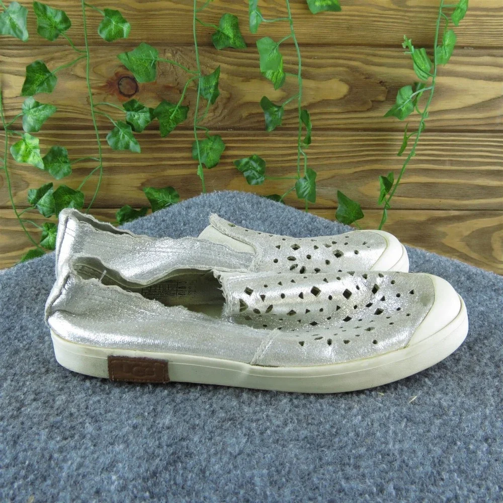 UGG Australia Youth Girls Flat Shoes Silver Textile Slip On Size 3‎ Medium